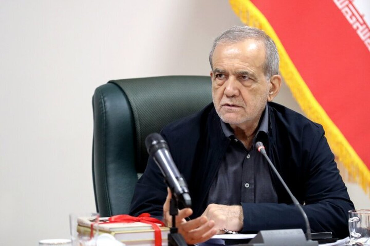 رئیس جمهور: با هرکسی که بتواند گرهی از مشکلات مردم بگشاید، همکاری خواهم کرد