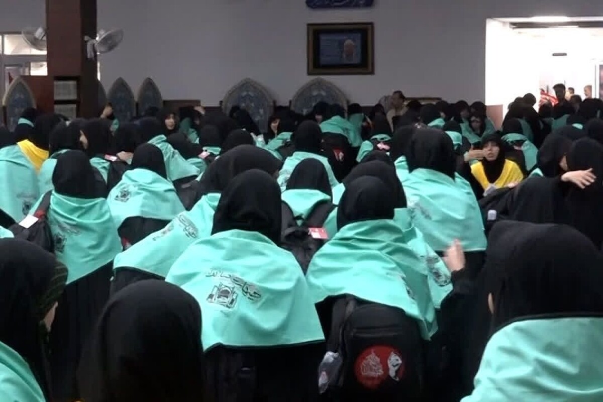 دانش‌آموزان خراسان رضوی با شعار «ما همه خونخواه حسینیم» رهسپار کربلای معلی شدند