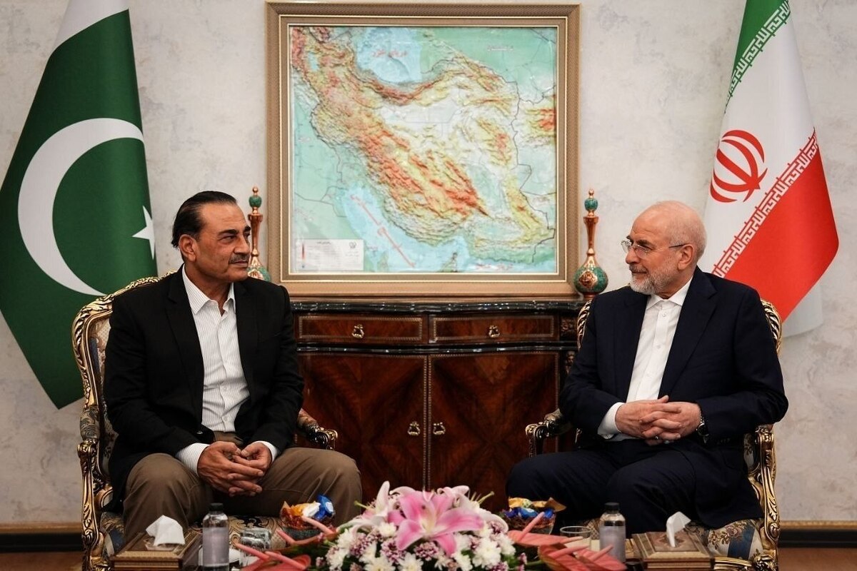 عاصم منیر با قالیباف دیدار کرد | تاکید فرمانده ارتش پاکستان بر ادامه تلاش‌ها برای احیای ثبات در منطقه