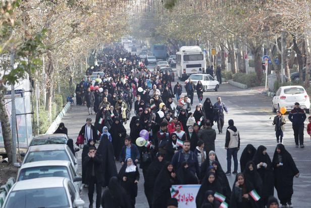 همایش پیاده روی بزرگ خانوادگی در مشهد +تصاویر