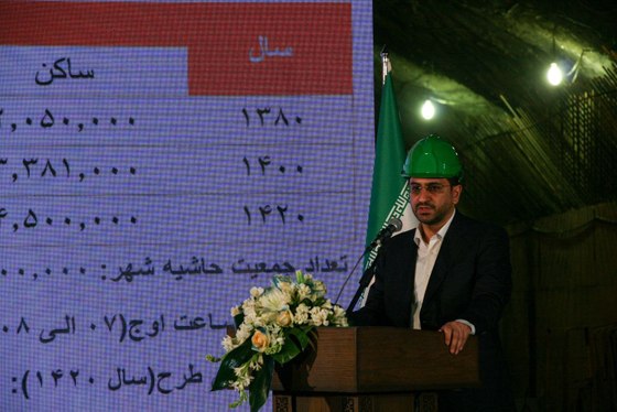 آغاز عملیات ساخت و تجهیز ایستگاه‌های فاز اول خط۳ | اتصال خطوط قطار شهری مشهد به حرم مطهر رضوی کلید خورد