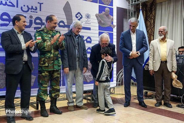 ادای دین به مشاهیر شهر