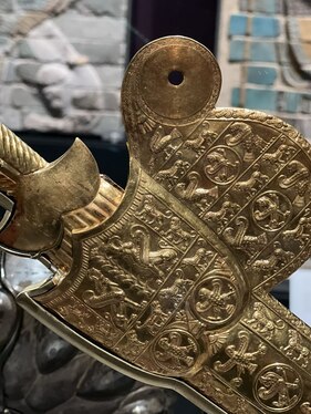 نمایش شمشیر اردشیر هخامنشی برای نخستین بار+ فیلم و عکس