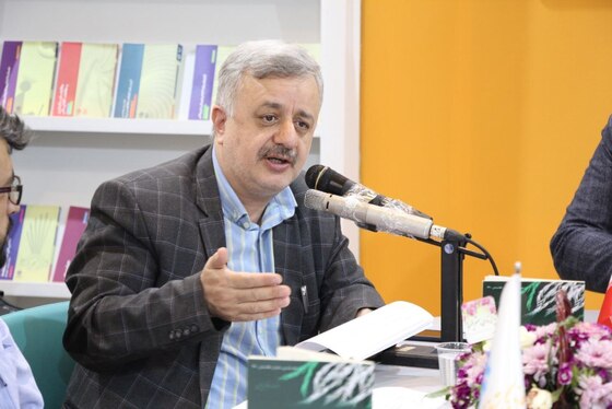 رونمایی از کتاب شاعر افغانستانی در حاشیه نمایشگاه بین‌المللی کتاب