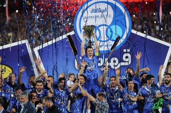 گزارش تصویری جشن قهرمانی استقلال در لیگ برتر با حضور هواداران