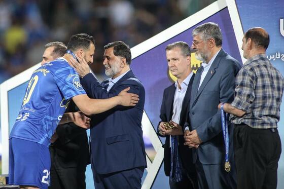 گزارش تصویری جشن قهرمانی استقلال در لیگ برتر با حضور هواداران