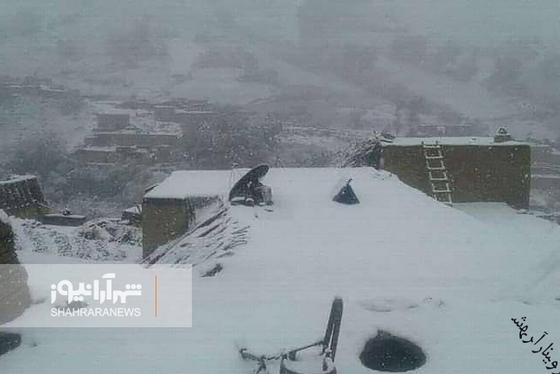 بارش برف در آخرین روز بهار در بامیان + عکس