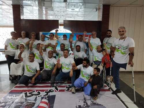 شنای ۳۰ شناگر جانباز در سالروز حمله آمریکا به هواپیمای مسافربری ایرانی + تصاویر