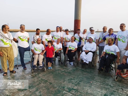 شنای ۳۰ شناگر جانباز در سالروز حمله آمریکا به هواپیمای مسافربری ایرانی + تصاویر