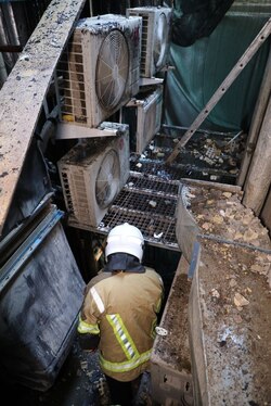 مهار حریق در یک مرکز درمانی در مشهد + عکس