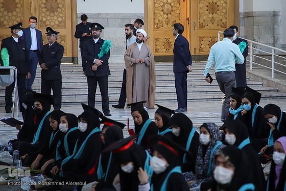 جشن فارغ‌التحصیلی دانشجویان پزشکی در حرم رضوی