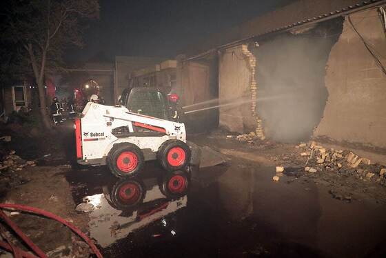 حریق در کارگاه تولید شانه های کاغذی تخم مرغ در مشهد + عکس