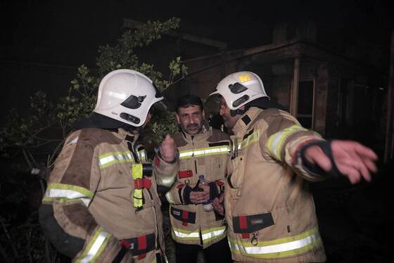 حریق در کارگاه تولید شانه های کاغذی تخم مرغ در مشهد + عکس