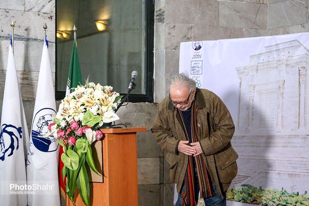 شاهنامه‌سرایی؛ از غرب تا شرق