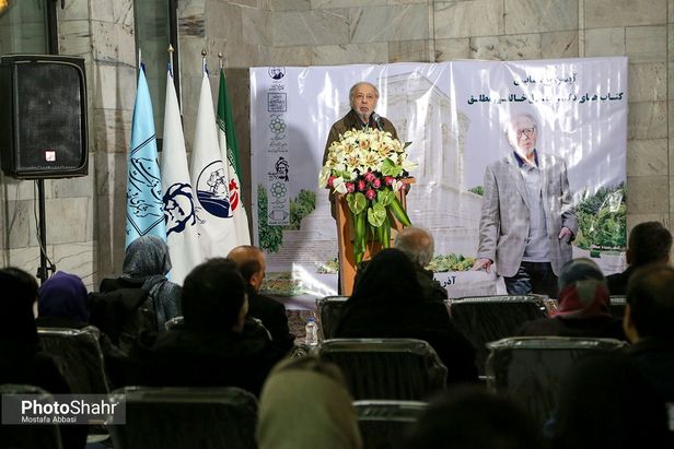 شاهنامه‌سرایی؛ از غرب تا شرق