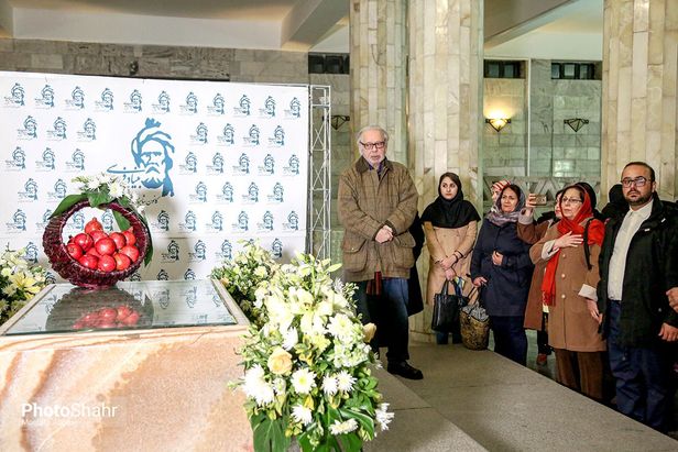 شاهنامه‌سرایی؛ از غرب تا شرق