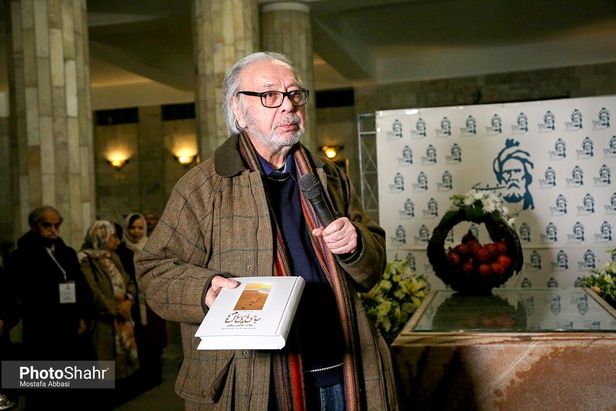 شاهنامه‌سرایی؛ از غرب تا شرق