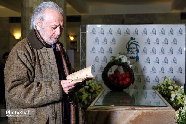 شاهنامه‌سرایی؛ از غرب تا شرق