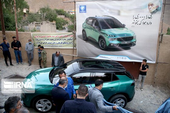 رونمایی از خودروی جدید «ایران خودرو» در منزل نیمایوشیج + عکس