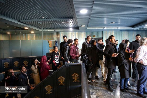 اکران «مطرب» با حضور پرویز پرستویی و محسن کیایی در سینما هویزه مشهد