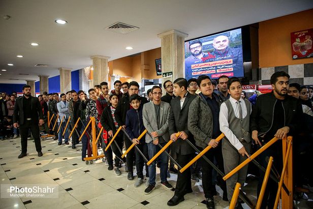 اکران «مطرب» با حضور پرویز پرستویی و محسن کیایی در سینما هویزه مشهد