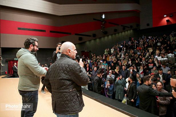 اکران «مطرب» با حضور پرویز پرستویی و محسن کیایی در سینما هویزه مشهد