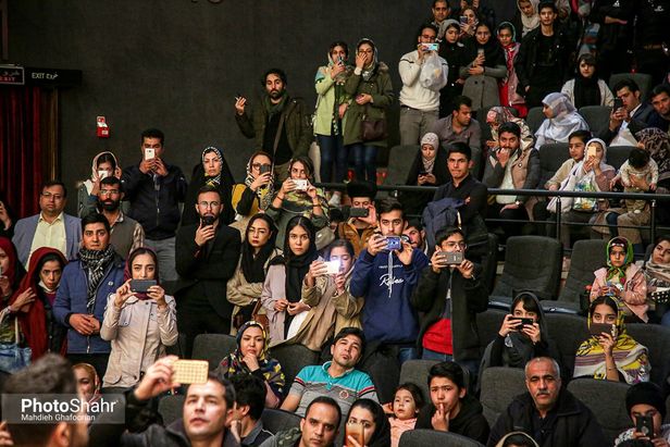 اکران «مطرب» با حضور پرویز پرستویی و محسن کیایی در سینما هویزه مشهد