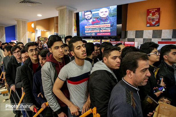 اکران «مطرب» با حضور پرویز پرستویی و محسن کیایی در سینما هویزه مشهد