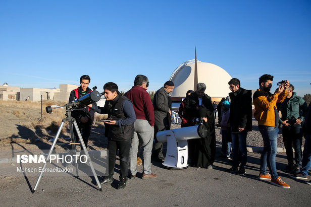 پدیده خورشیدگرفتگی ۵ دی ماه +تصاویر و ویدئو