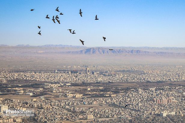 اولین پرواز غیررسمی پاراگلایدرسواران مشهدی بر فراز آسمان شهر