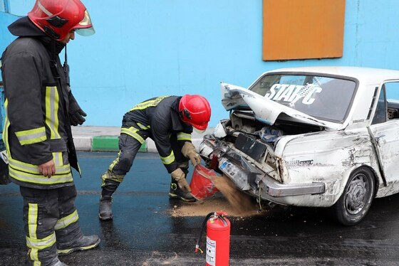 تصادف زنجیره ای زیر پل میدان جهاد مشهد + تصاویر