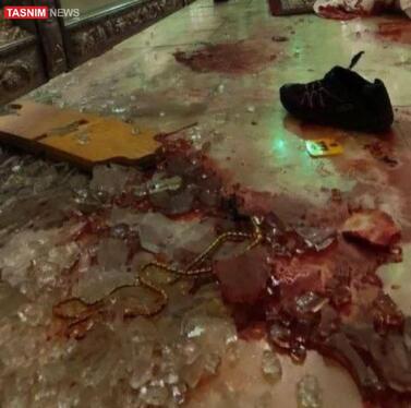 تصاویری تلخ از داخل حرم حضرت شاهچراغ(ع) پس از حادثه تروریستی