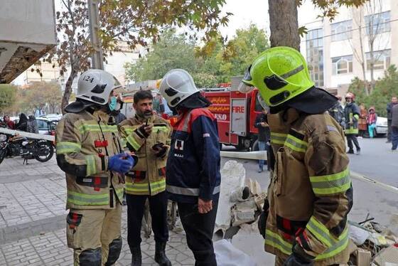 ریزش ساختمان در حال بازسازی جان یک کارگر جوان را در مشهد گرفت + عکس