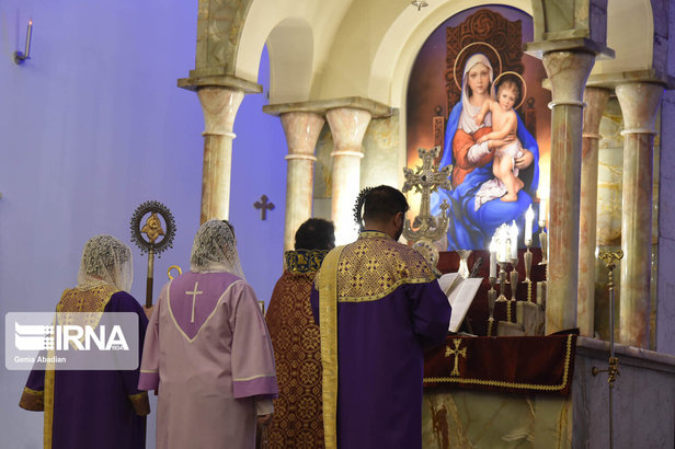 مراسم آغاز سال نو میلادی در کلیسای سرکیس مقدس تهران + تصاویر