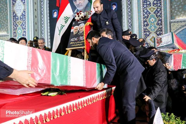 گزارش زنده از مراسم تشییع سردار سلیمانی در مشهد/ وعده ما با شهیدان مقاومت ساعت۱۴ میدان ۱۵خرداد مشهد