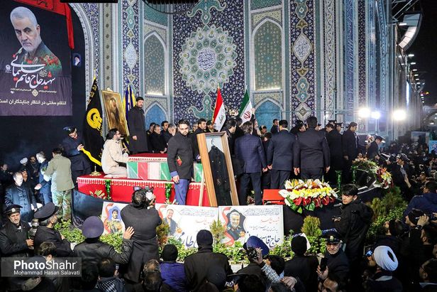 گزارش زنده از مراسم تشییع سردار سلیمانی در مشهد/ وعده ما با شهیدان مقاومت ساعت۱۴ میدان ۱۵خرداد مشهد