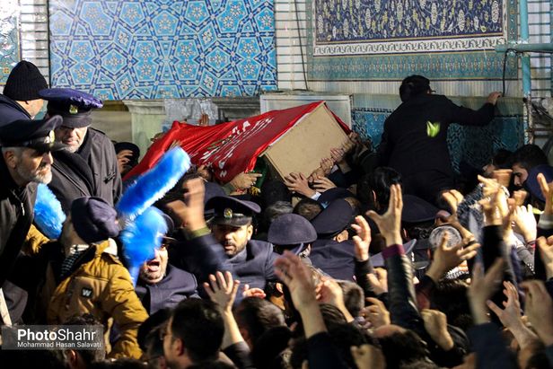 گزارش زنده از مراسم تشییع سردار سلیمانی در مشهد/ وعده ما با شهیدان مقاومت ساعت۱۴ میدان ۱۵خرداد مشهد