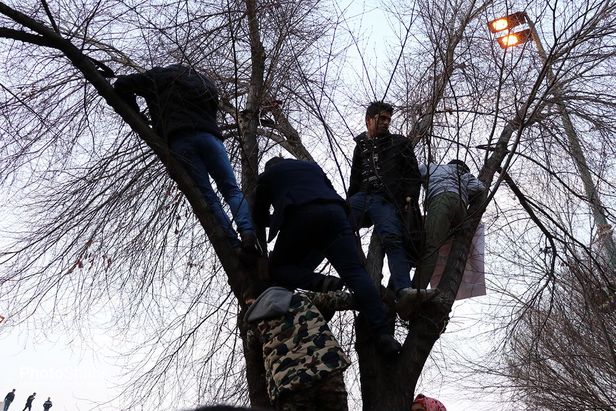 گزارش زنده از مراسم تشییع سردار سلیمانی در مشهد/ وعده ما با شهیدان مقاومت ساعت۱۴ میدان ۱۵خرداد مشهد