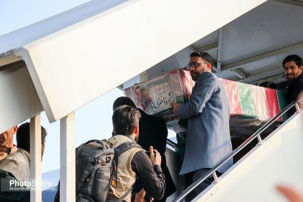 گزارش زنده از مراسم تشییع سردار سلیمانی در مشهد/ وعده ما با شهیدان مقاومت ساعت۱۴ میدان ۱۵خرداد مشهد