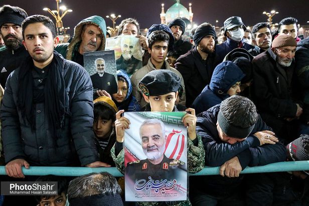 گزارش زنده از مراسم تشییع سردار سلیمانی در مشهد/ وعده ما با شهیدان مقاومت ساعت۱۴ میدان ۱۵خرداد مشهد