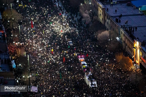 گزارش زنده از مراسم تشییع سردار سلیمانی در مشهد/ وعده ما با شهیدان مقاومت ساعت۱۴ میدان ۱۵خرداد مشهد