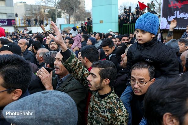گزارش زنده از مراسم تشییع سردار سلیمانی در مشهد/ وعده ما با شهیدان مقاومت ساعت۱۴ میدان ۱۵خرداد مشهد