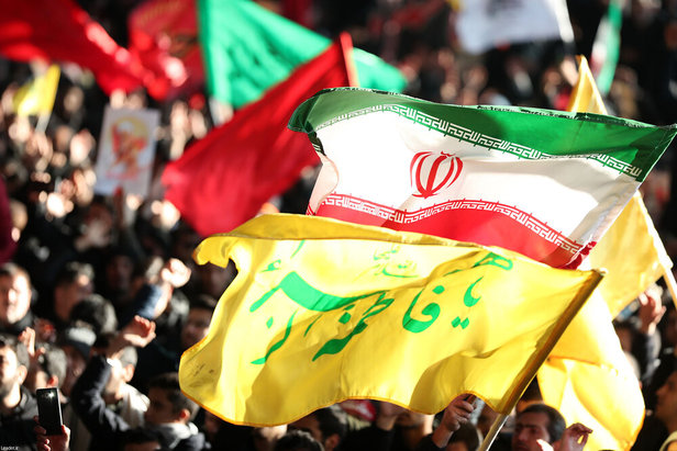 تصاویر مراسم وداع با حاج قاسم و هم رزمان شهیدش از نگاه سایت رهبری