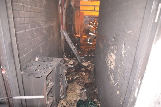 نجات اعضای یک خانواده ۴نفره مشهدی از میان دود و آتش + فیلم و تصاویر