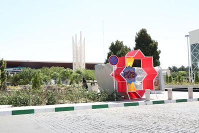 به مناسبت فرارسیدن ایام مبارک دهه کرامت
سیمای شهر مشهد، آذین شد