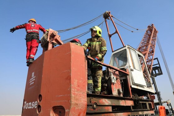 تعمیر جرثقیل در فریمان، حادثه ساز شد + تصاویر