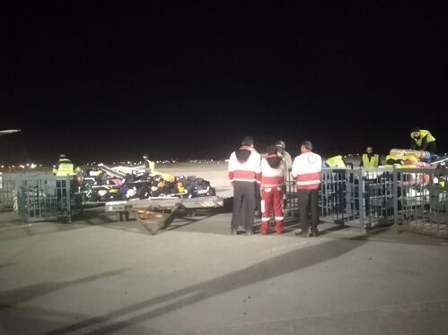 ارسال ۶۰ تن چادر و مواد غذایی توسط هلال احمر خراسان رضوی به زلزله زدگان خوی + فیلم و تصاویر