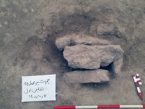 کشف گور باستانی یک نوزاد در کف خانه + تصاویر