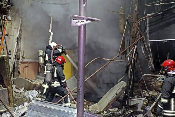 انفجار ناشی از برخورد بیل مکانیکی با لوله گاز در مشهد حادثه آفرید + ویدئو و تصاویر