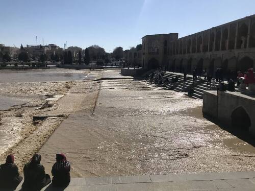 آب به زاینده‌ رود رسید + تصاویر و فیلم